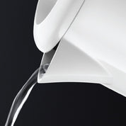 Russell Hobbs Wasserkocher klein [0,85l Reisewasserkocher mit weltweiter Spannungsanpassung] Travel (1000W, inkl. 2 Tassen & 2 Teelöffel, optimierte Ausgusstülle, kompakter kleiner Teekocher) 23840-70